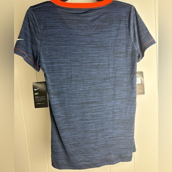 Nike Women’s Shirt tee Small - Picture 3 of 5